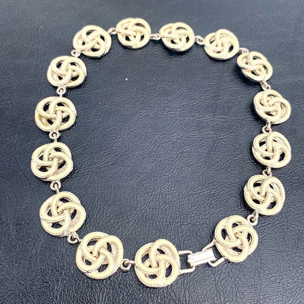 Vintage Eternity Love Knot Choker Necklace – Silver Tone & Enamel